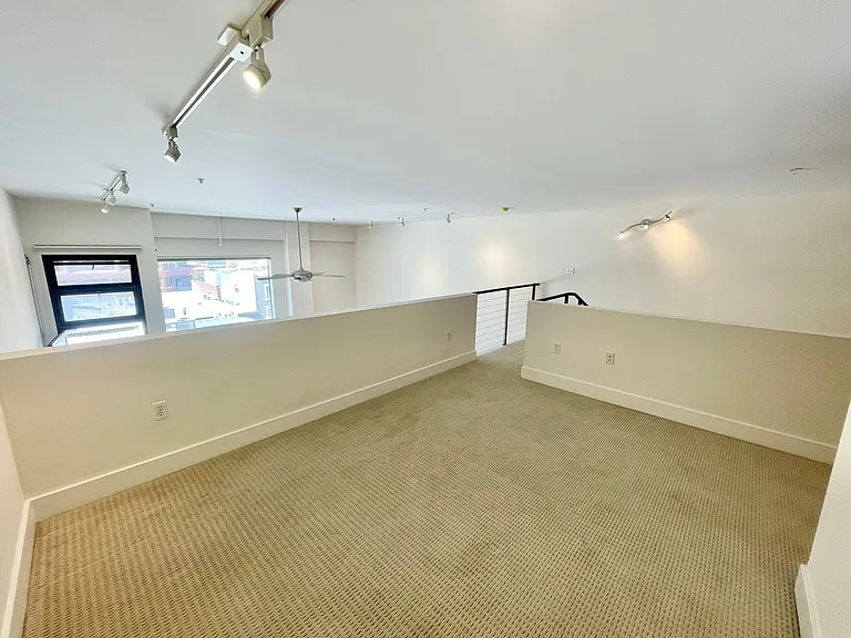 200 Townsend St #32 — Photo 13