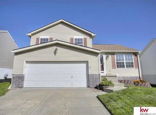 17734 Lillian St, Omaha, NE 68136