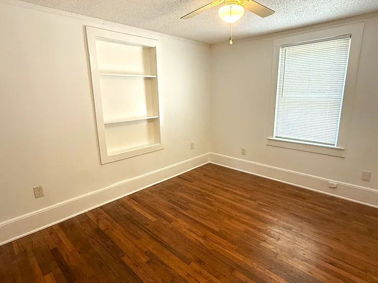 1309 Cambill St — Photo 10