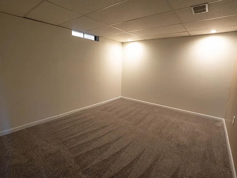 22932 Allor St — Photo 25