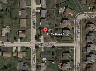 1120 Millbrook Dr, Lake Zurich, IL 60047