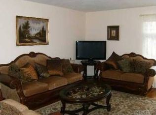 14 Liszt St, Hicksville, NY 11801