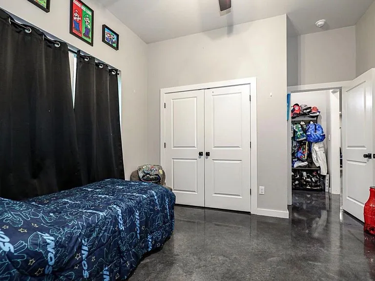 801 N Main St — Photo 9