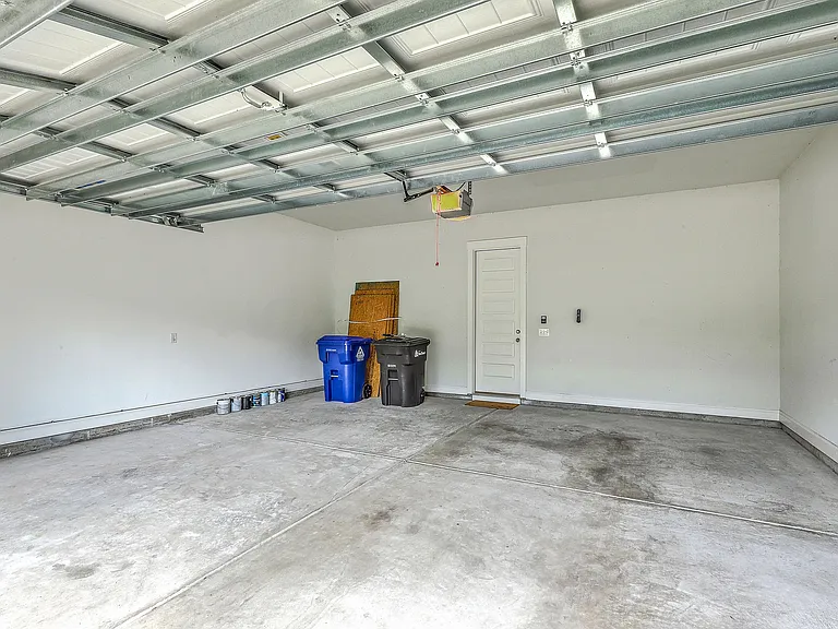 3125 Sturbridge Rd — Photo 32