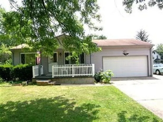 4454 Center Rd photo 1