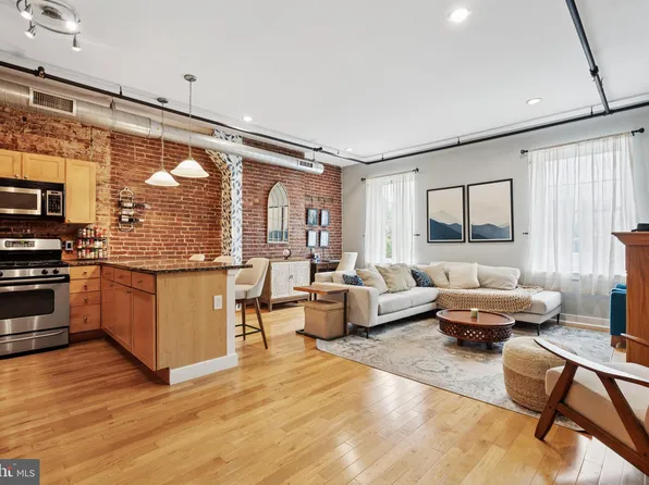 103 Church St #12, Philadelphia, PA 19106