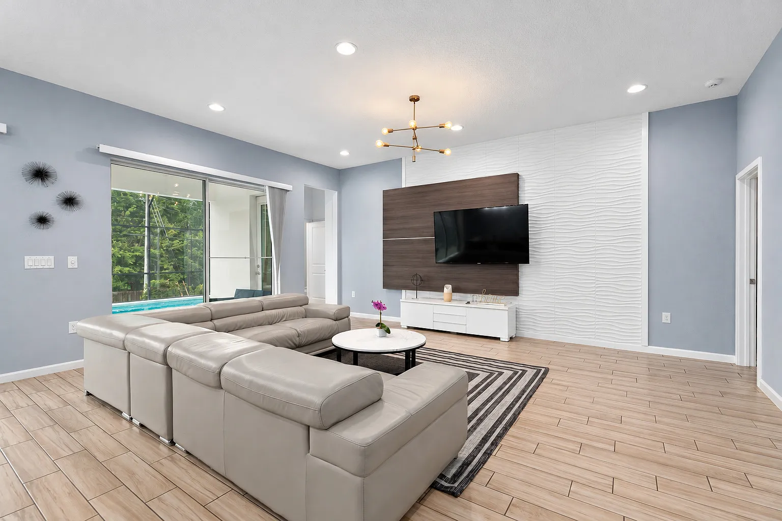 12 bed, 4800 sqft, $800 — Photo 4