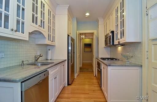 2nd image of 702 W Gordon Ter