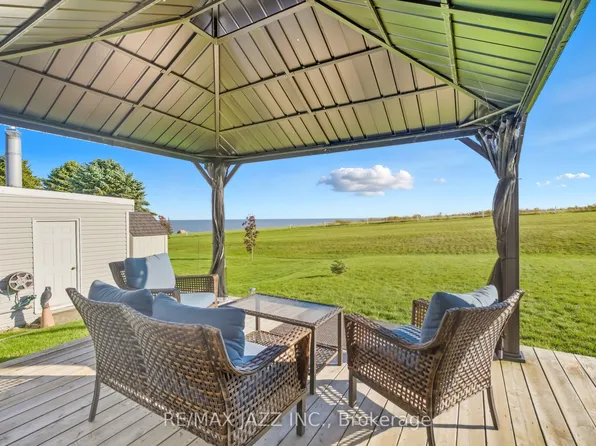 15 Bluffs Rd, Clarington, ON L1B 1A3