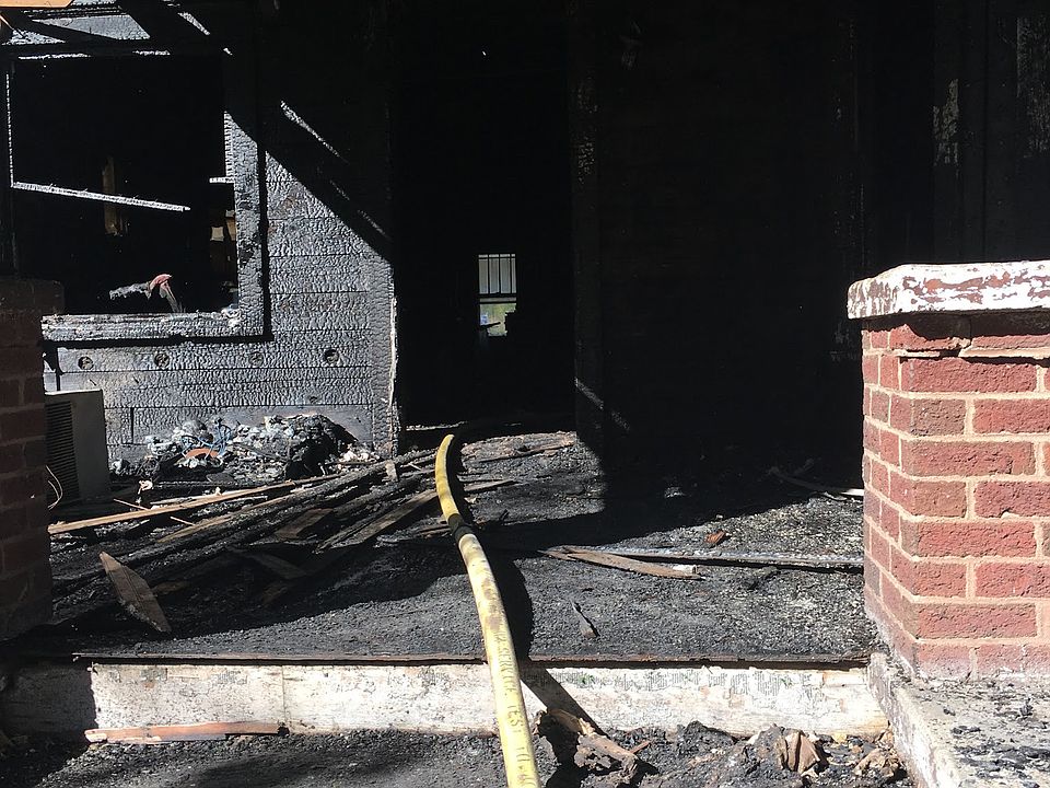 1st image of 105 E 4th St