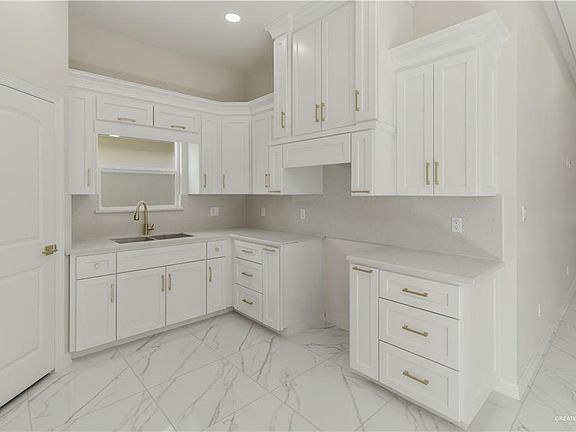 5th image of 217 S 17th St