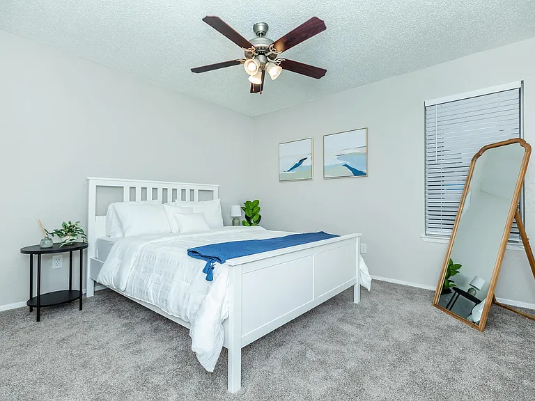 The Waverly Apartments — Photo 3
