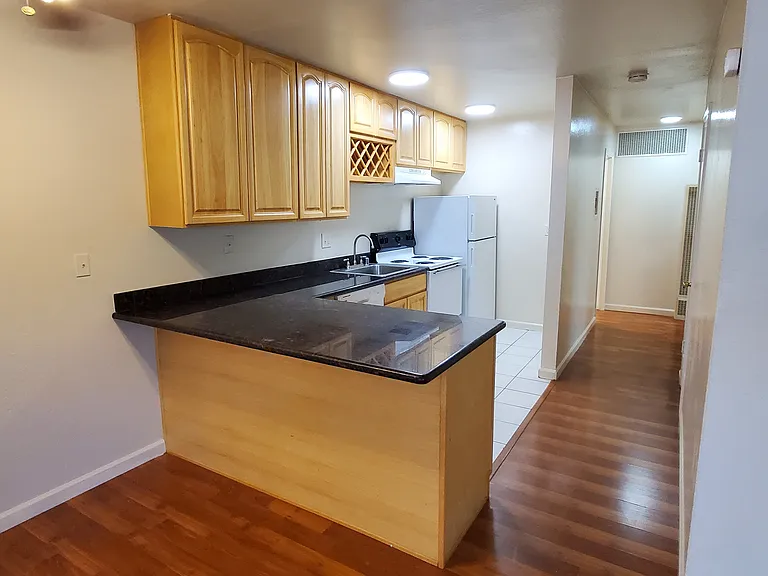 Park Villa Apartments — Photo 52