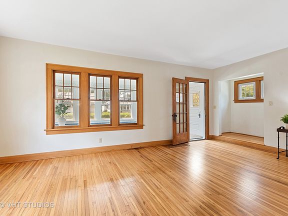 2nd image of 109 Maple Ave