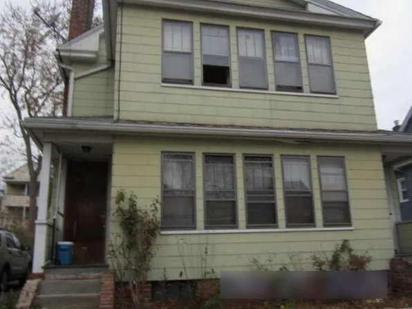 225-227 Beech St, Holyoke, MA 01040