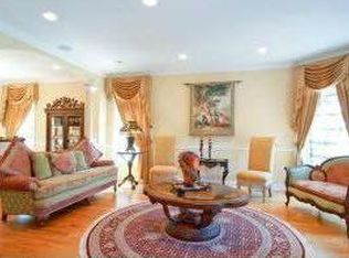 805 Elmdale Rd, Glenview, IL 60025