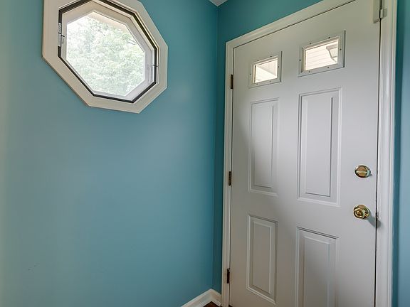 4th image of 306 Sunridge Dr