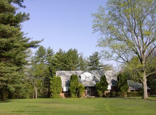 60 Murwood Dr, Moreland Hills, OH