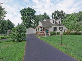 4 York Rd, Glenville, NY 12302