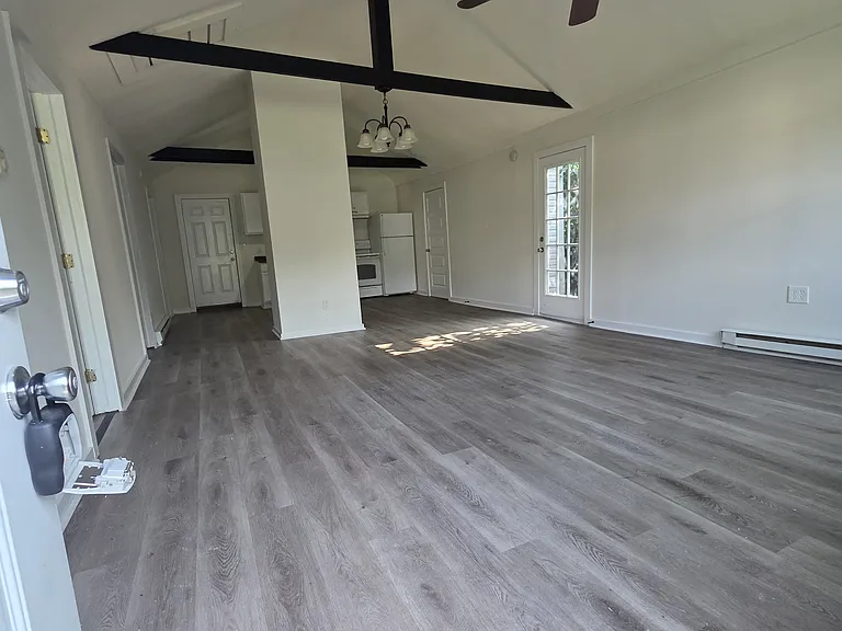 1604 Glenwood Ave — Photo 9