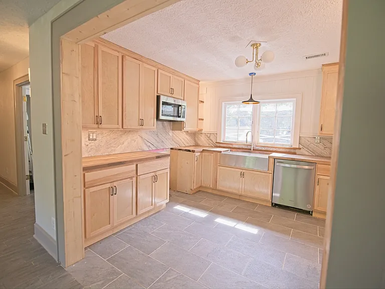 5305 Briercliff Rd — Photo 4