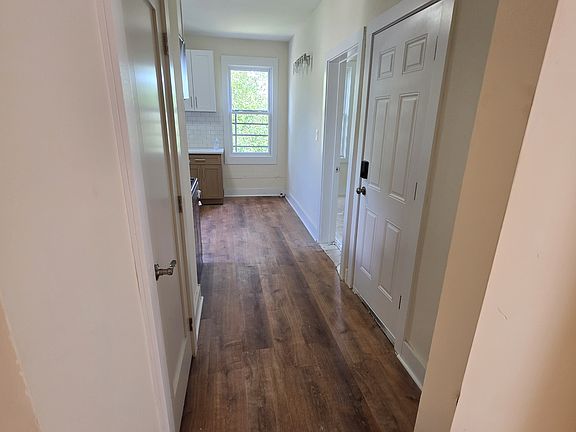 5th image of 158 Alexander St Floor 2