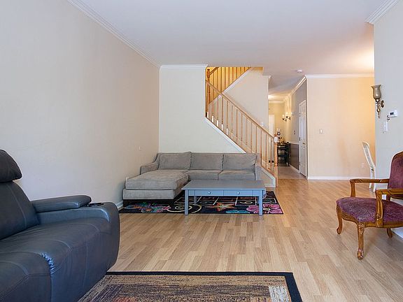 5th image of 5 Stafford Dr #2303