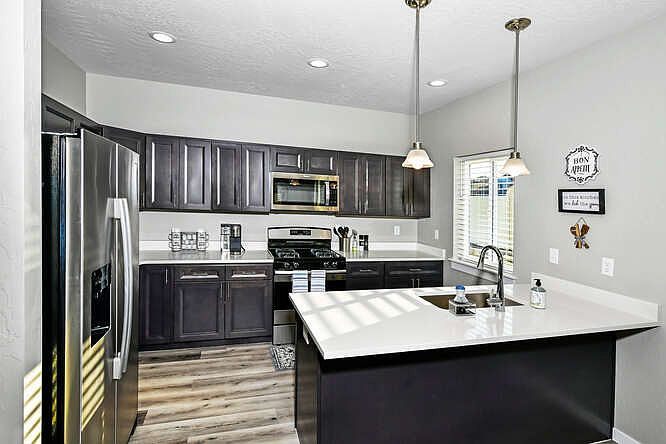 Kitchen - all appliances included