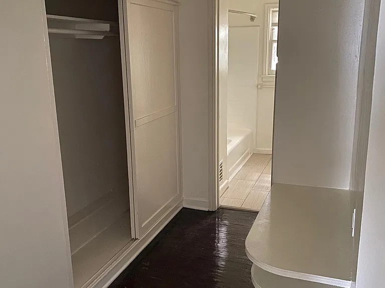 346 N Palm Dr #4 — Photo 5
