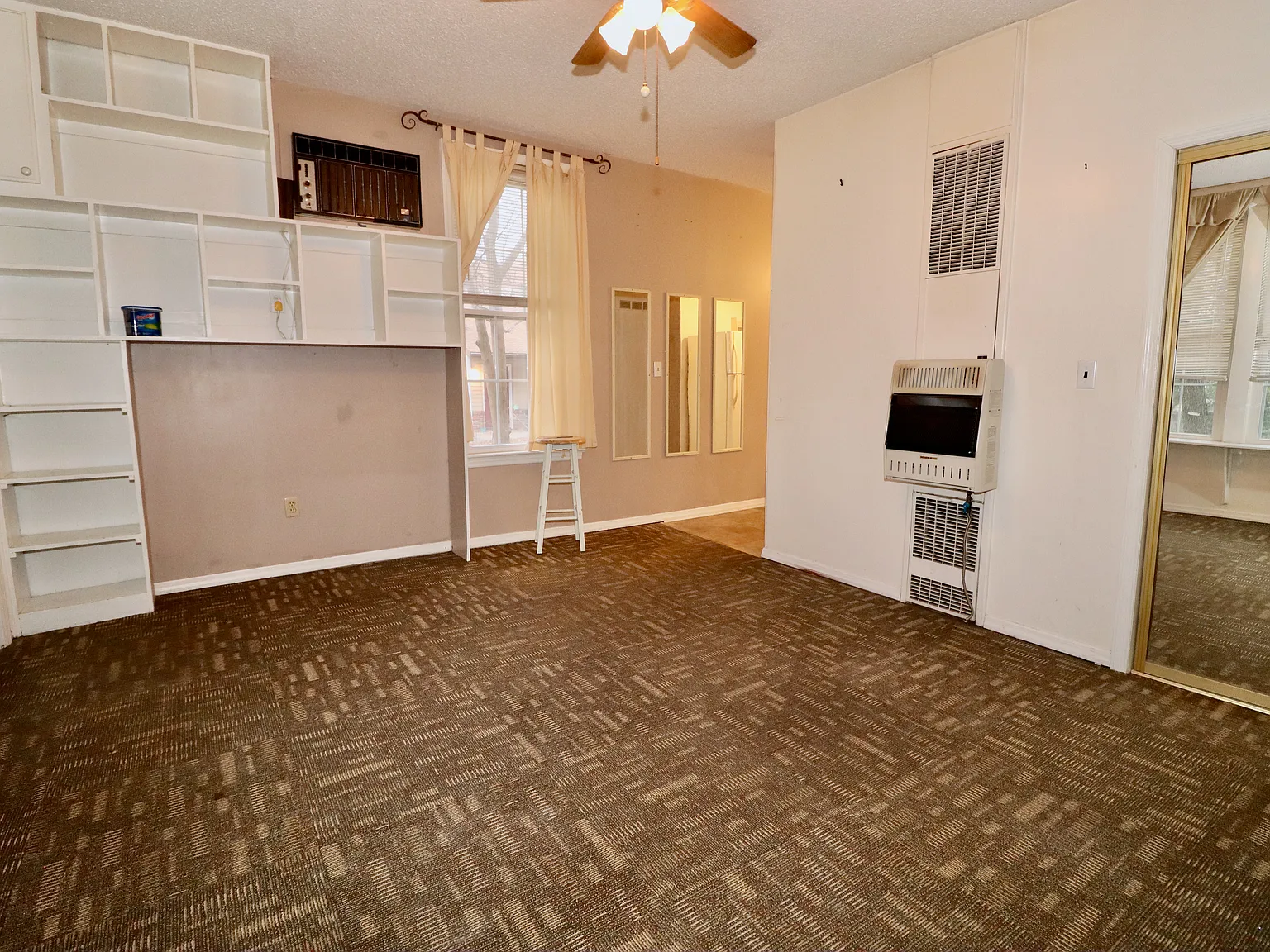 618 N Monroe St — Photo 4