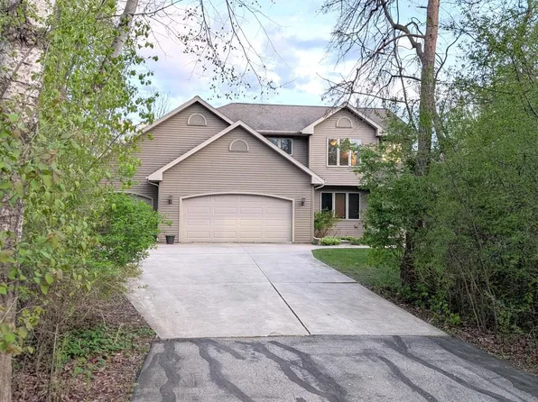W4954 Emery Ln, Fond Du Lac, WI 54937