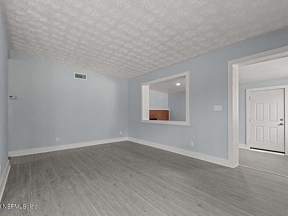 5th image of 4836 Clyde Dr