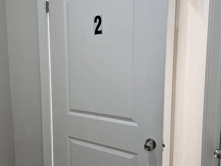 924 Danforth Ave #2 — Photo 15