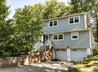 477 Jackson Ave, Twp Washinton, NJ 07676