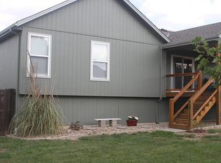 15519 Pebble Dr, Basehor, KS 66007