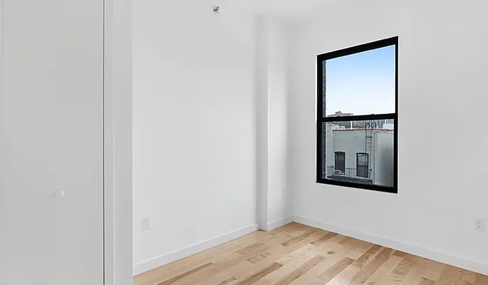 Rented by REZI | media 17