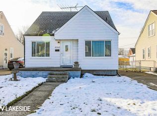 8242 Coolidge Ave, Center Line, MI 48015