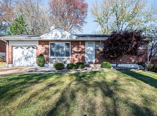 9831 Ridgely Ln, Saint Louis, MO 63123