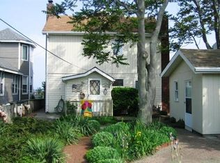 25 Milford Point Rd, Milford, CT 06460