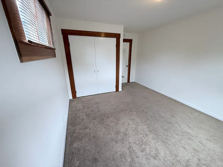 5263 Locksley Ave — Photo 11