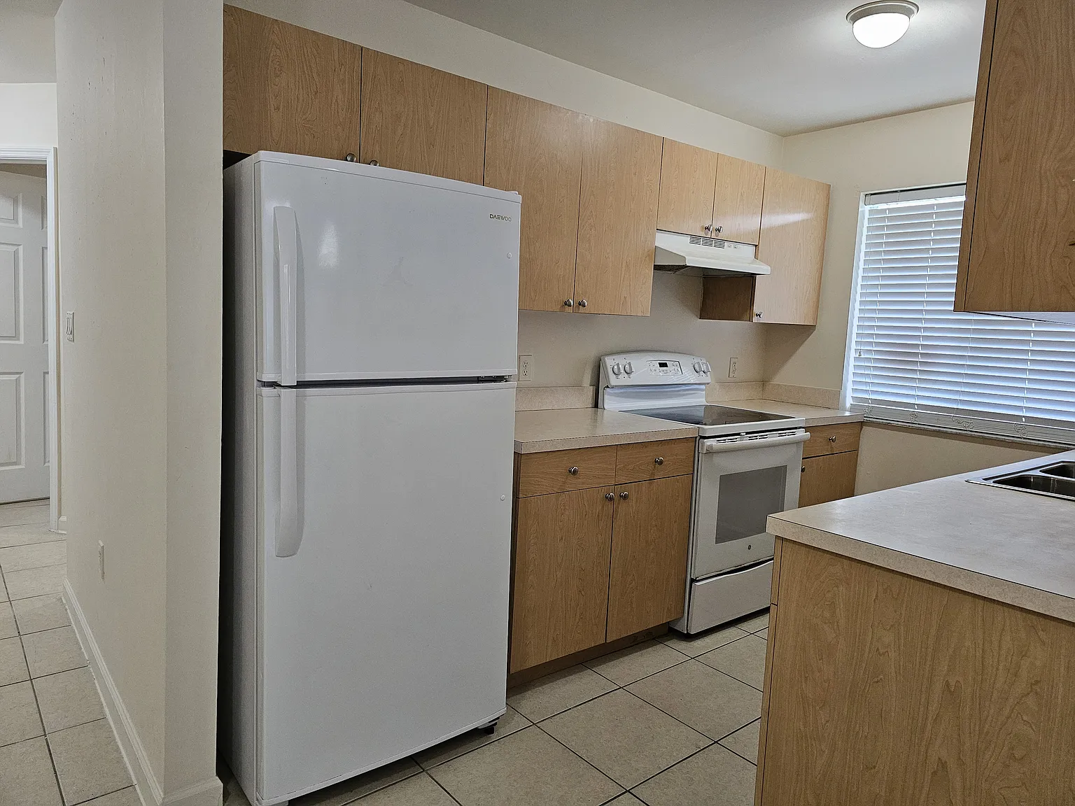 2 bed, 1000 sqft, $2,700 — Photo 4