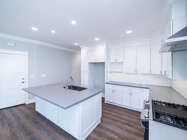 1610 E Ocean Blvd — Photo 8
