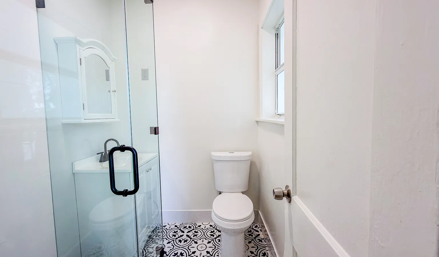 2 bed, 1000 sqft, $2,650 — Photo 2