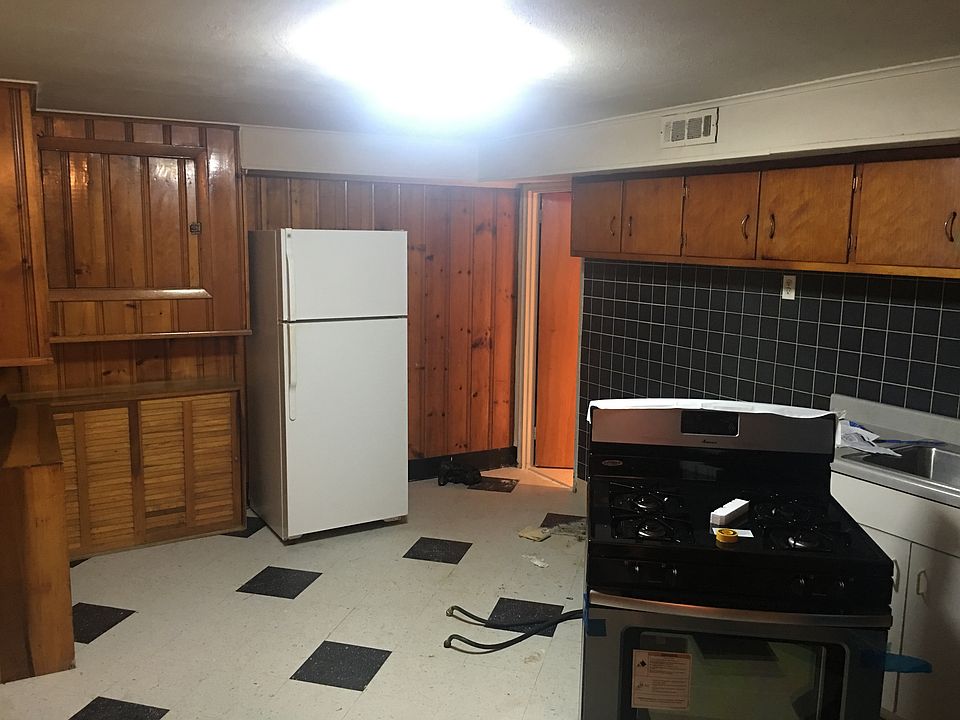 2nd image of 1020 Dean Ave