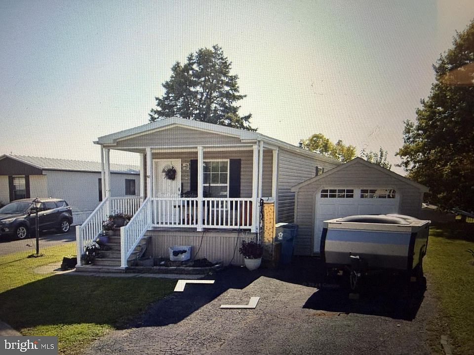 1st image of 92 Ridgewood Mnr