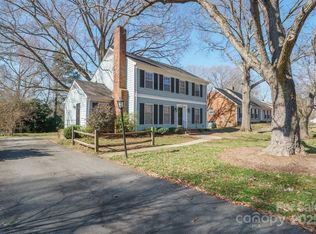 1634 Bonnie Ln, Charlotte, NC 28213