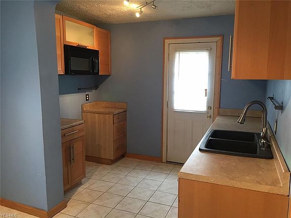 5th image of 18418 Glen Ave
