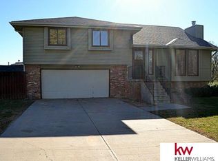 1703 Dunbar Dr, Plattsmouth, NE 68048
