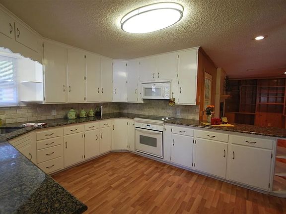 2nd image of 2120 Belmont Dr