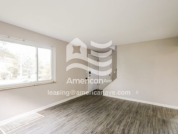 1159636_004_living_room_13935202.jpg